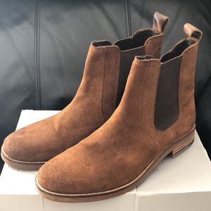 *SOLD* Men’s Pull On Chelsea Boot | 9.5 | Memory Foam